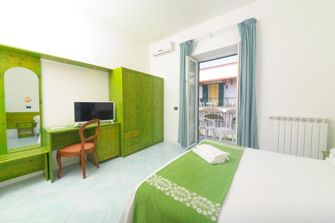 Hotel Pineta Іскія Екстер'єр фото